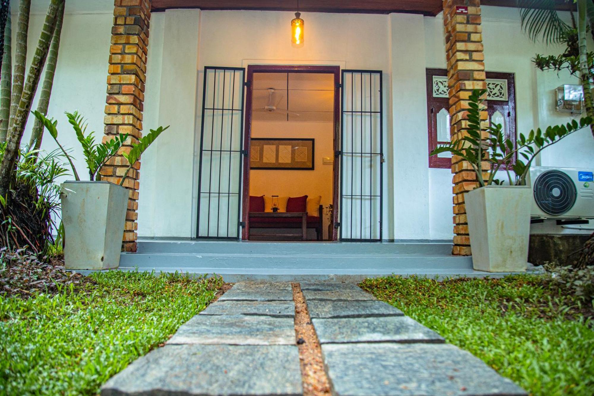 Villa Nutmeg Grove Гале Екстериор снимка